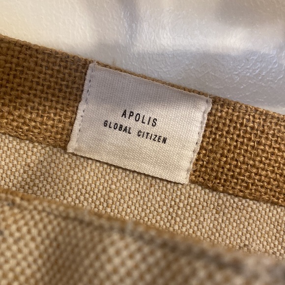 APOLIS Petite Market Bag in Natural w/strap - Picture 2 of 3